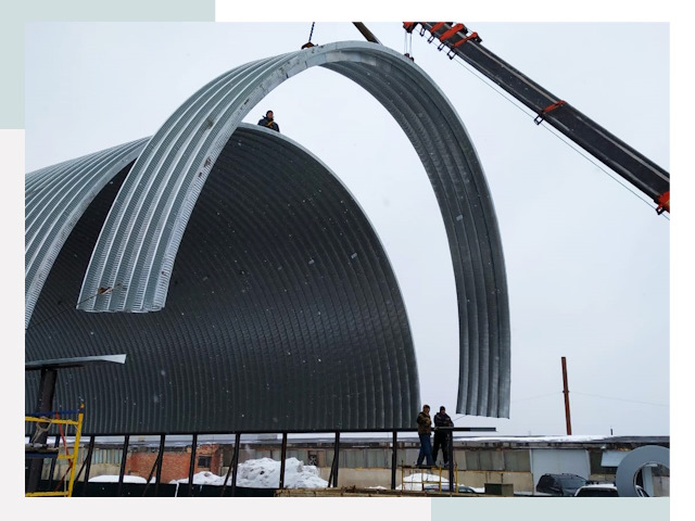 Полукруглые ангары в Советской Гавани